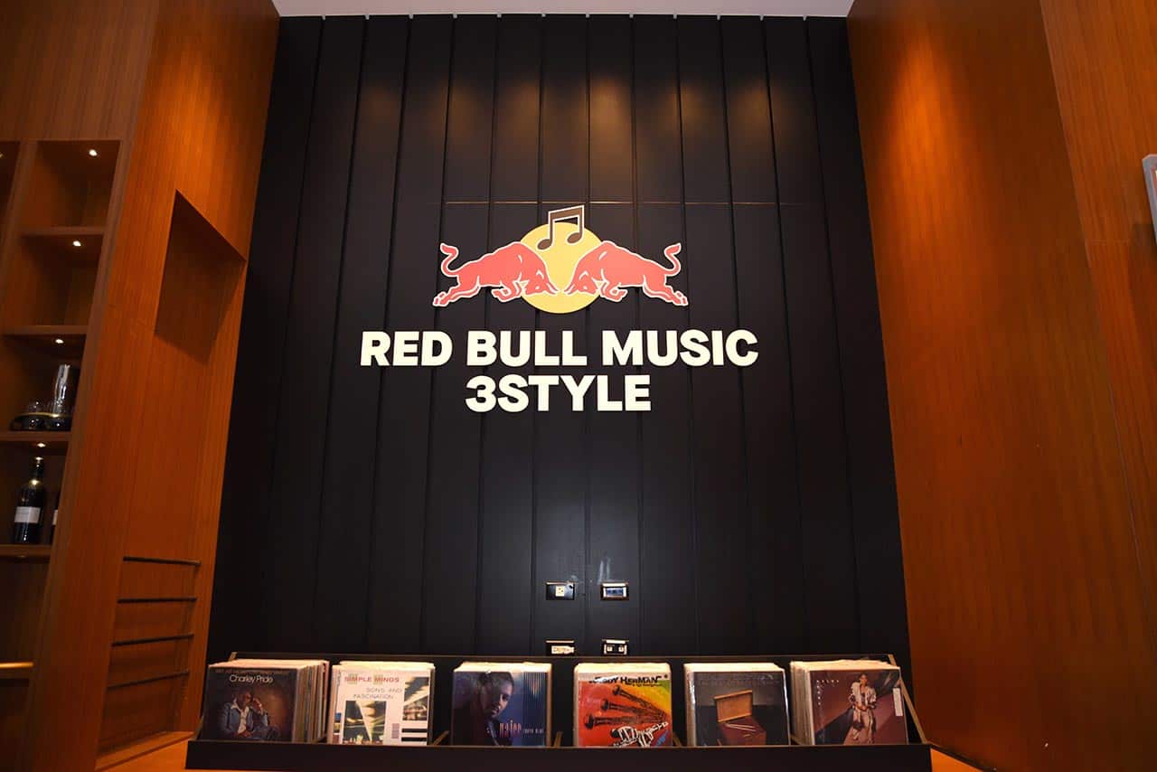 W飯店 x RED BULL MUSIC 3STYLE世界DJ大賽 10F Red Bull黑膠唱片行
