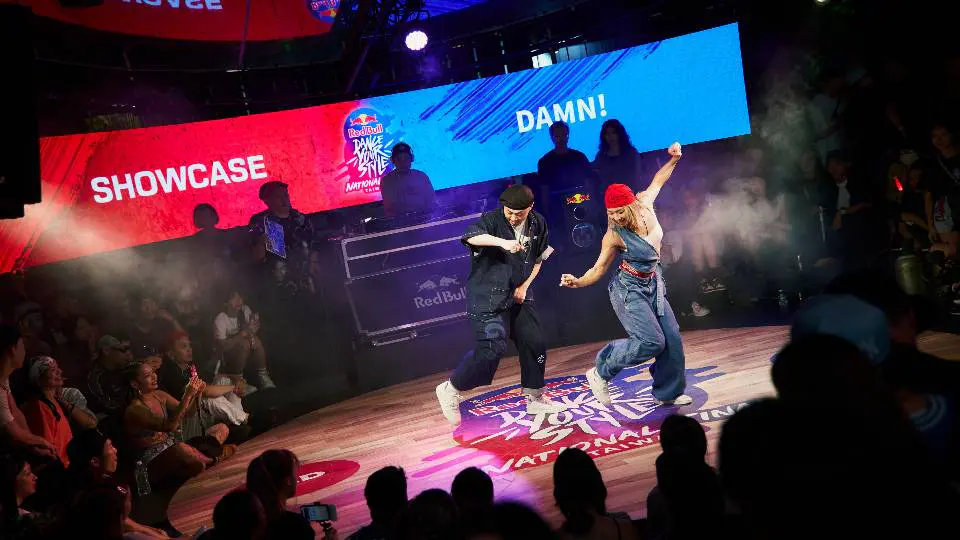 Red Bull Dance Your Style DJ會以不同的音樂組合隨性出題， 考驗舞者臨場反應及觀眾渲染力。（Red Bull 提供）