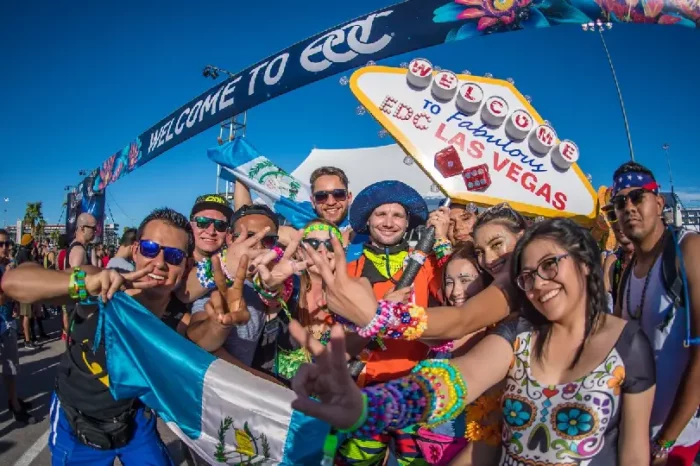 EDC Las Vegas 第九屆慈善拍賣正式開跑，直升機婚禮與舞台體驗成焦點